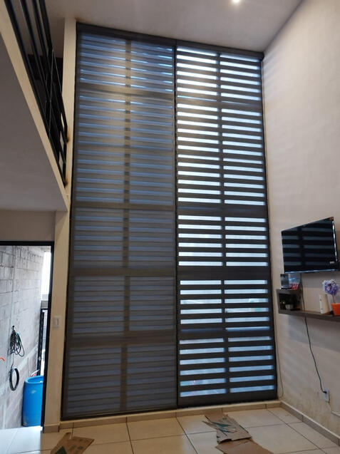 Persiana Sheer Elegance a doble altura Persiana Sheer Elegance a doble altura